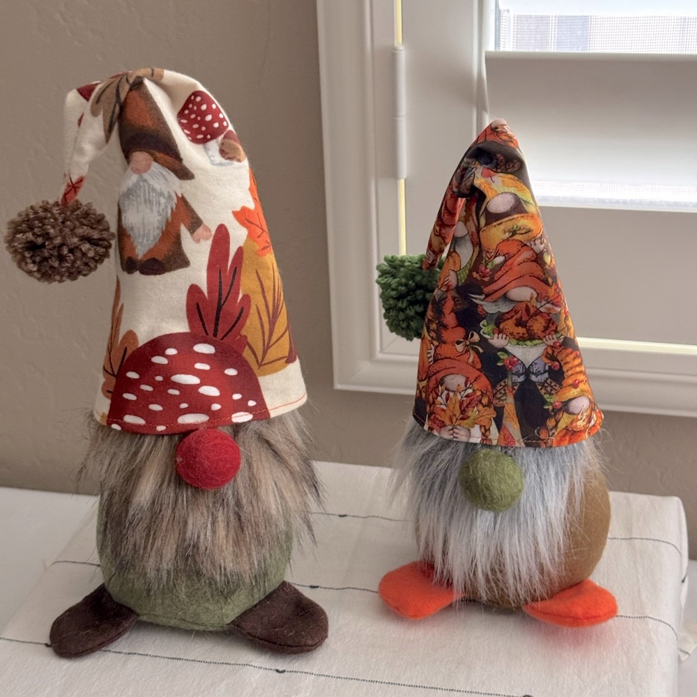 Gnomes fall set of two